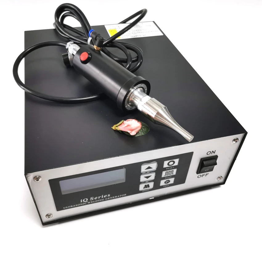 40khz 300w Ultra Sonic Handheld Welding Machine With Titanium Horn