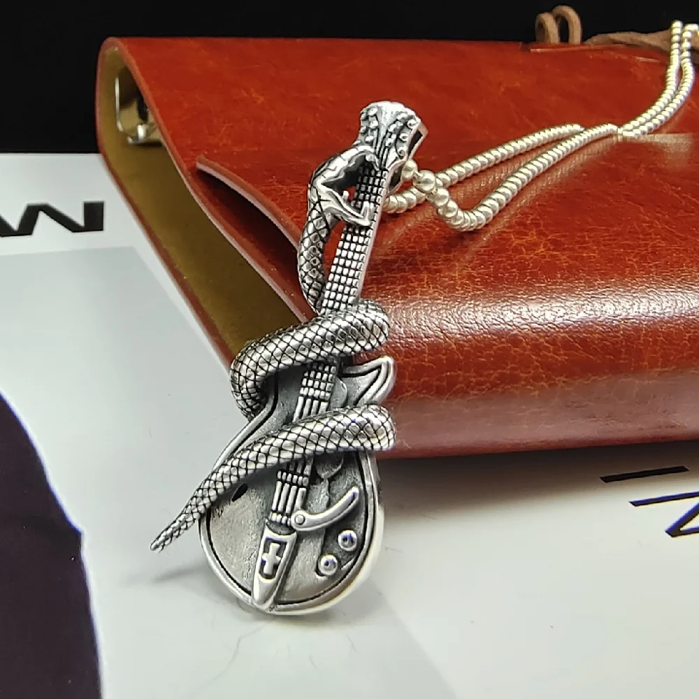 s925 snake guitar sterling silver pendant men's Year of Snake Rock music device hip hop trend silver clavicle chain