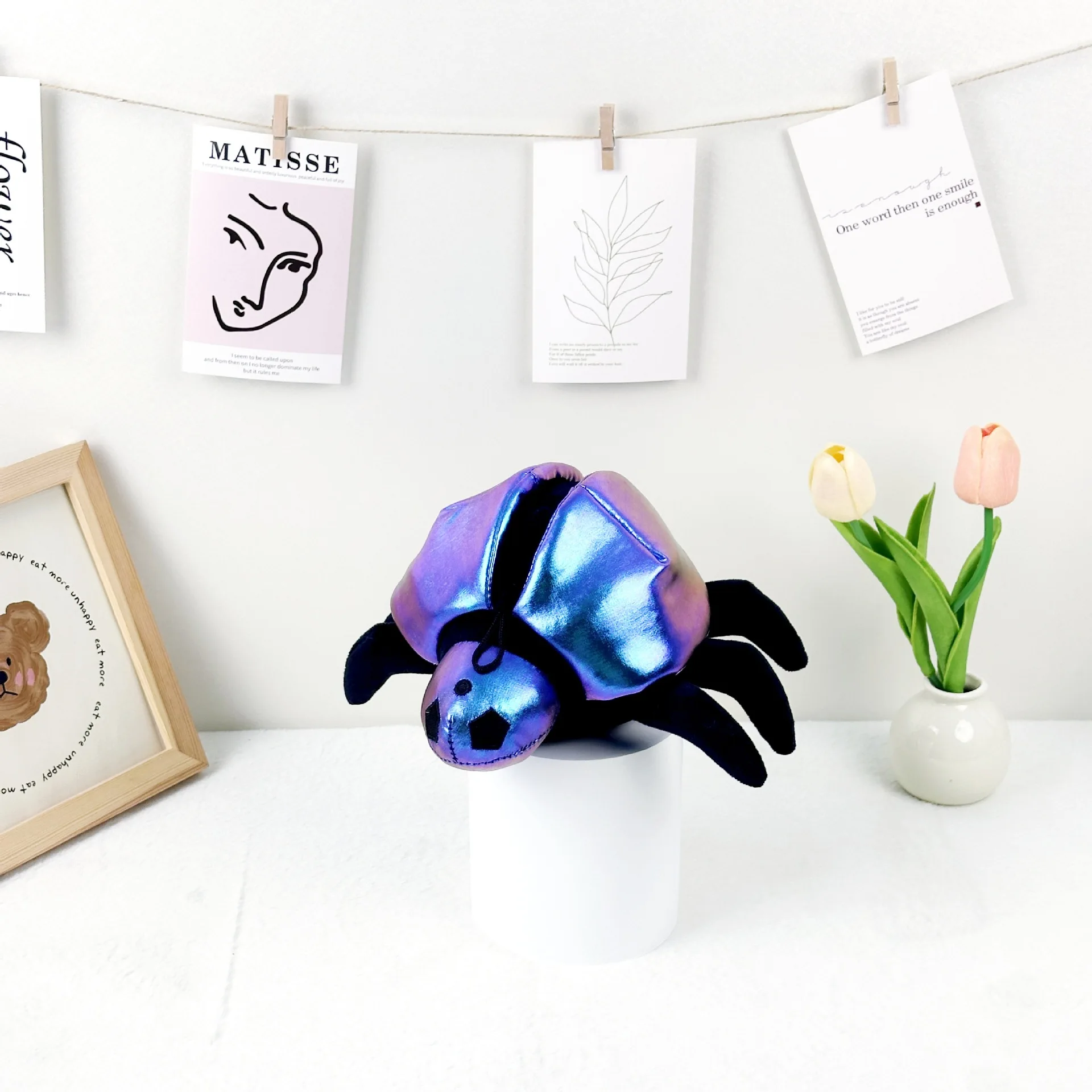 Anime Doug The Bug Beetle muñeco de peluche de juguete 22cm dibujos animados lindo escarabajo suave decoración de la habitación muñeco de peluche para regalo de niño