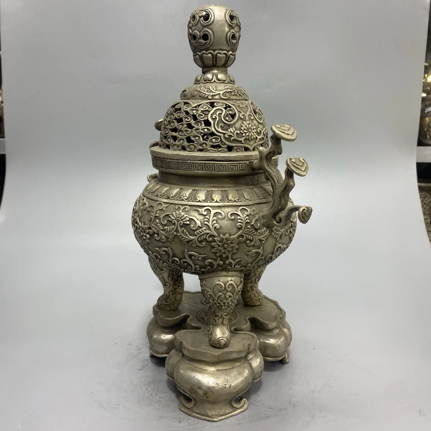 Old Bronze Gilded Silver floral pattern Lingzhi Ear Tripod Incense Burner Amass wealth Ornaments Town house