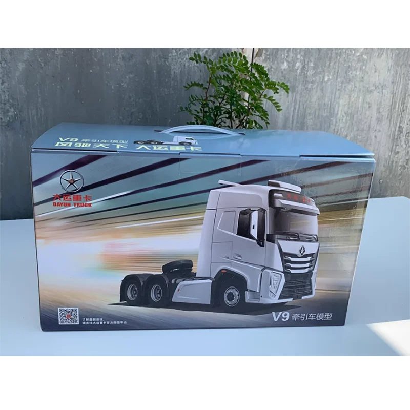 Diecast 1: 24 Scale Dayun V9 Heavy Truck Alloy Traction Head Transportation Engineering Vehicle Simulation Model