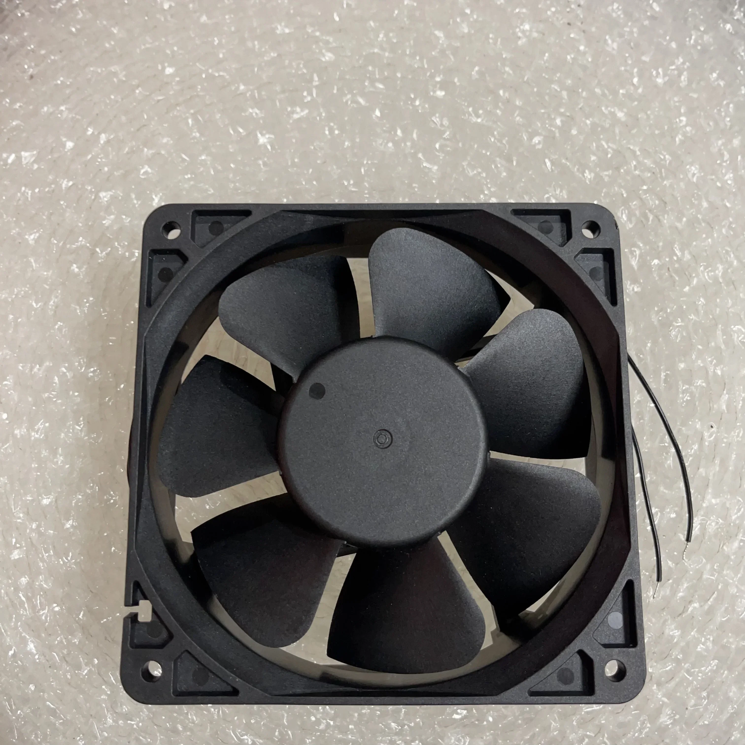 FULLTECH UF-EC1238B-5   17W 120x120x38mm 2-Wire Server Cooling Fan