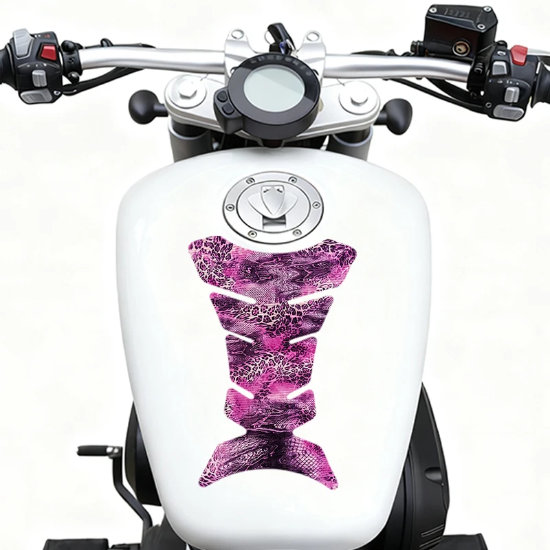 

2 штуки в комплекте, наклейки на топливный бак мотоцикла, комбинация с принтом леопарда и змеи, защитная пленка от царапин, виниловая наклейка для защиты.