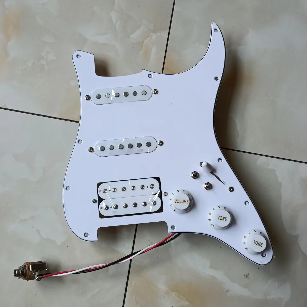 SSH Upgrad Prewired ST Eléctrica Guitarra Pickguard Set Coil Split Switch Loaded White  Alnico 5 Pickup Guitar Accessories