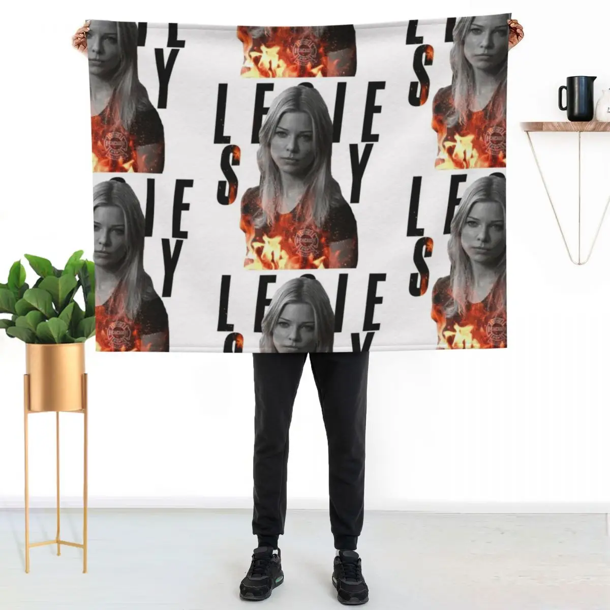 Leslie Shay - Chicago Fire Throw Blanket Ultra Plush Cozy Blanket for Napping Sleeping