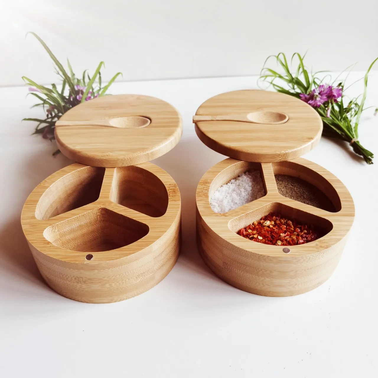 Large Salt Spice Box with Swivel Lid Bamboo Salt Cellar with Lid and Spoon, 3-Compartment Salt Pepper Bowls for Salt & Spices