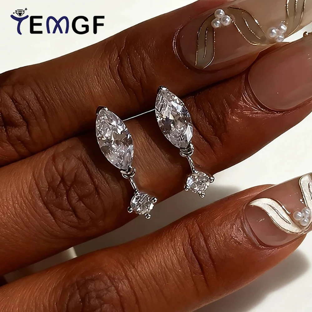 

TEMGF Real Shiny Moissanite Ear Studs for Women S925 Sterling Silver 2 Stones Simple Elegant Earrings Wedding Party Fine Jewelry