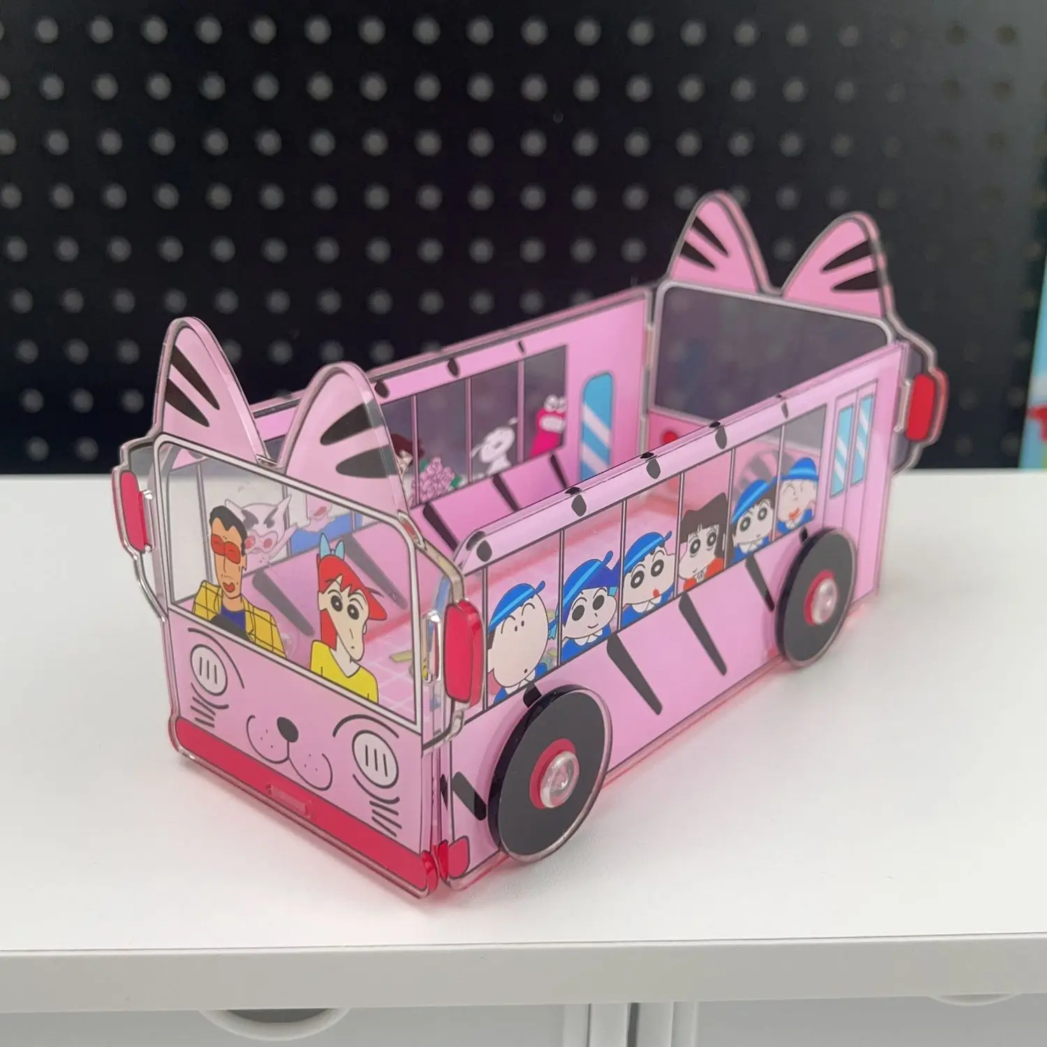 

Crayon Shin-chan Storage Box Cute Creativity School Bus Modeling Acrylic Storage Box Dormitory Desktop Stationery Pen Holder