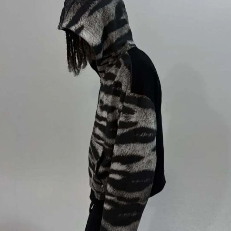 

Асимметричная толстовка на молнии с принтом зебры, толстовка с капюшоном унисекс в готическом стиле в стиле панк, уличная одежда Y2K с заклепками, контрастный цвет