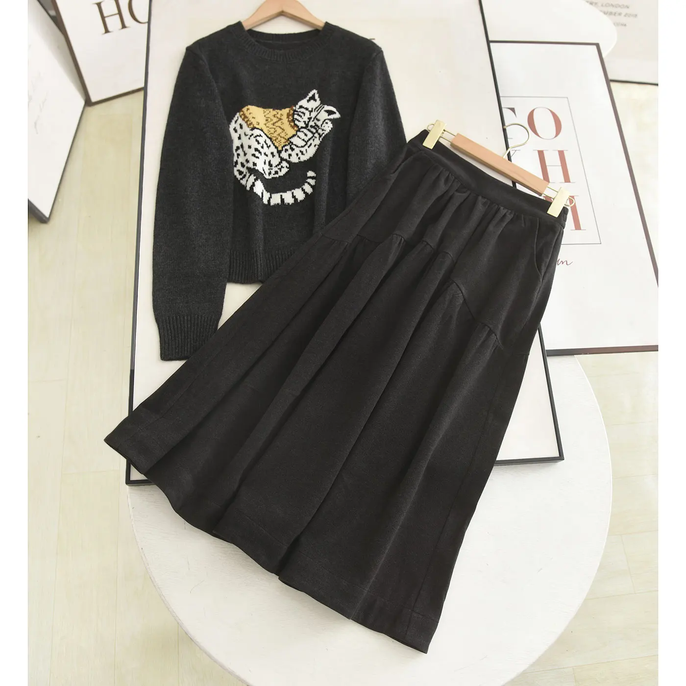 

ay Cartoon Knitted Sweater And f Skirt Two-Piece Set Design Sense Embroidered A-Line Skirt Casual Sle Winter Fa...