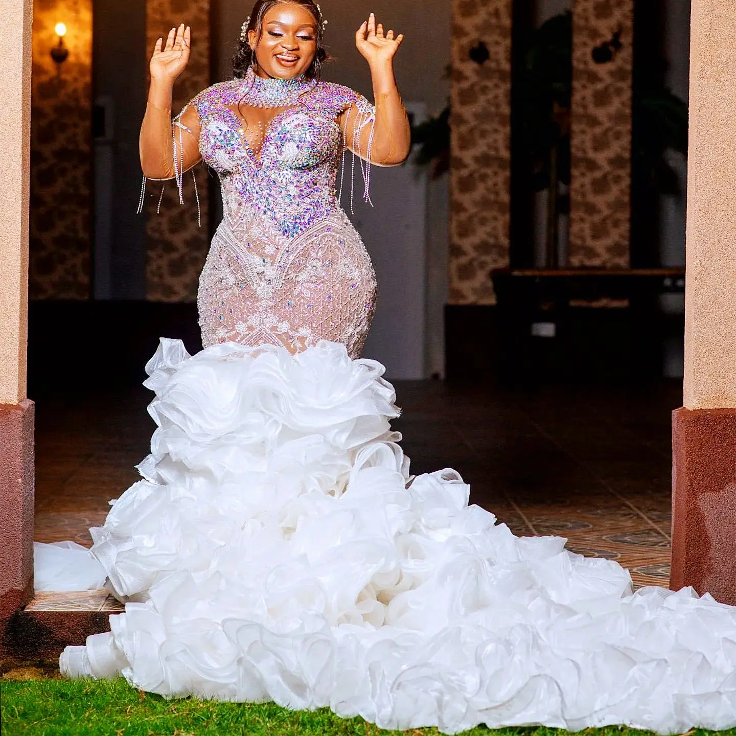 Customized Arabic Plus Size Illusion Ivory Mermaid Wedding Dresses Beaded Crystals Lace Full Sleeves Vintage Bridal Gown