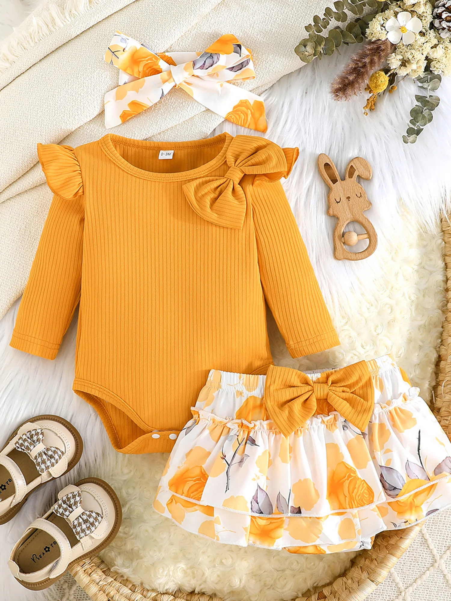 Romper lengan panjang 3 potong untuk bayi perempuan yang menggemaskan dengan detail pita, ikat kepala senada, dan rok bermotif