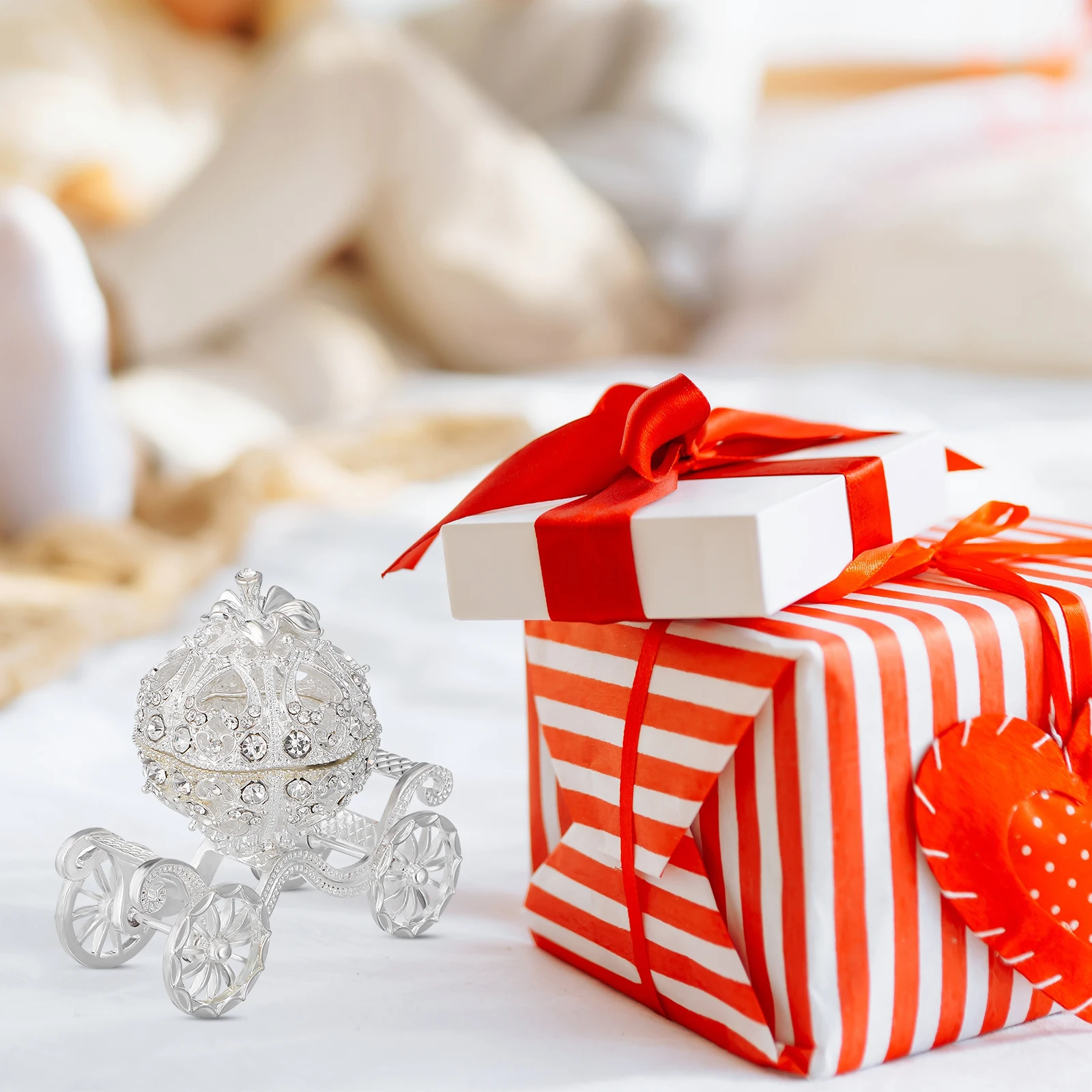 

Pumpkin Carriage Shape Ornament Alloy Metal Vintage Decorative Box Silver Rhinestone Craft Wedding Anniversary Engagement Home