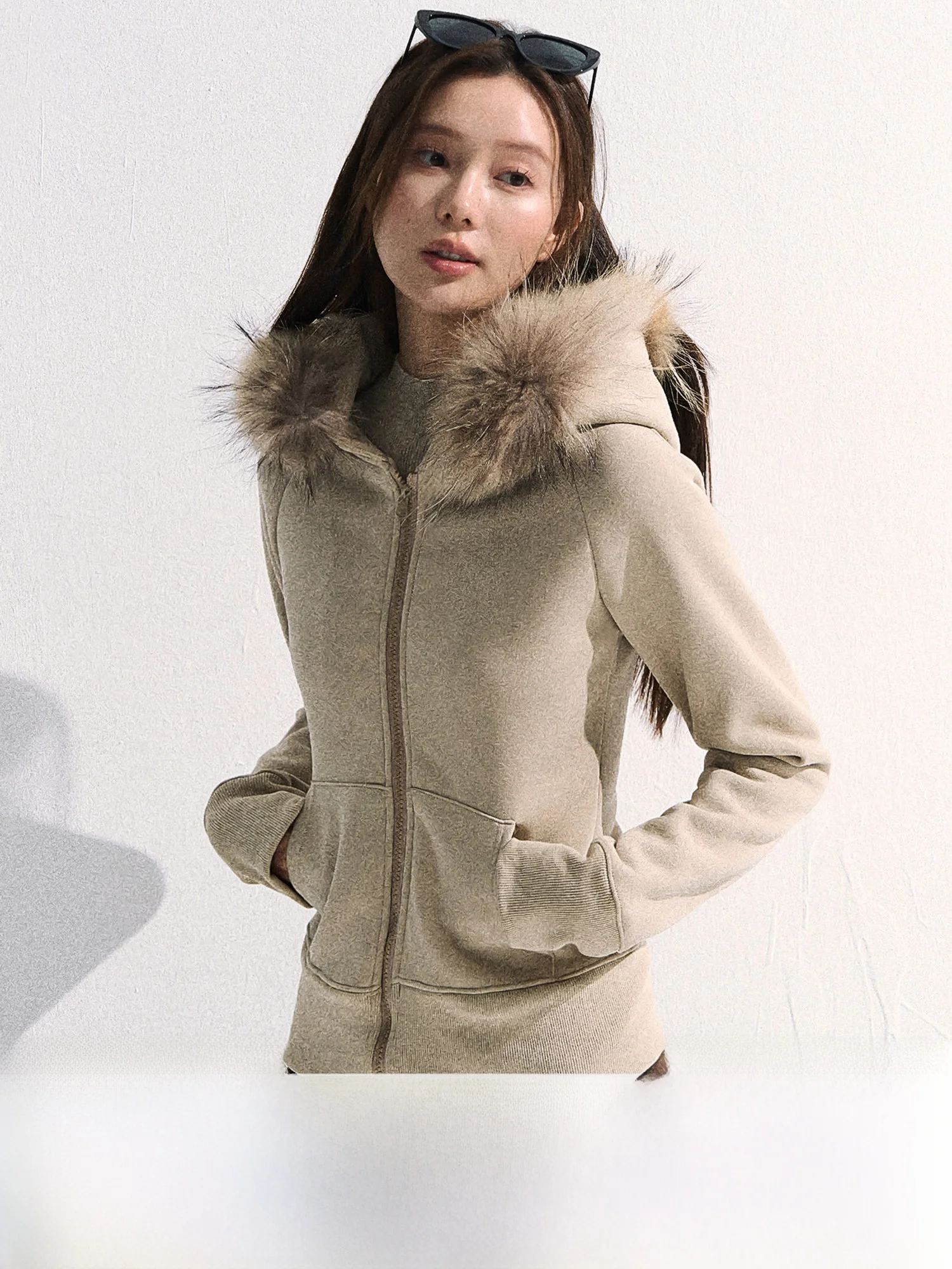 

Women's Hooded Fce Lined Waist Cinching Jaet Removable Fur Collar Long Sve Zipper Closure Color Commute Sle