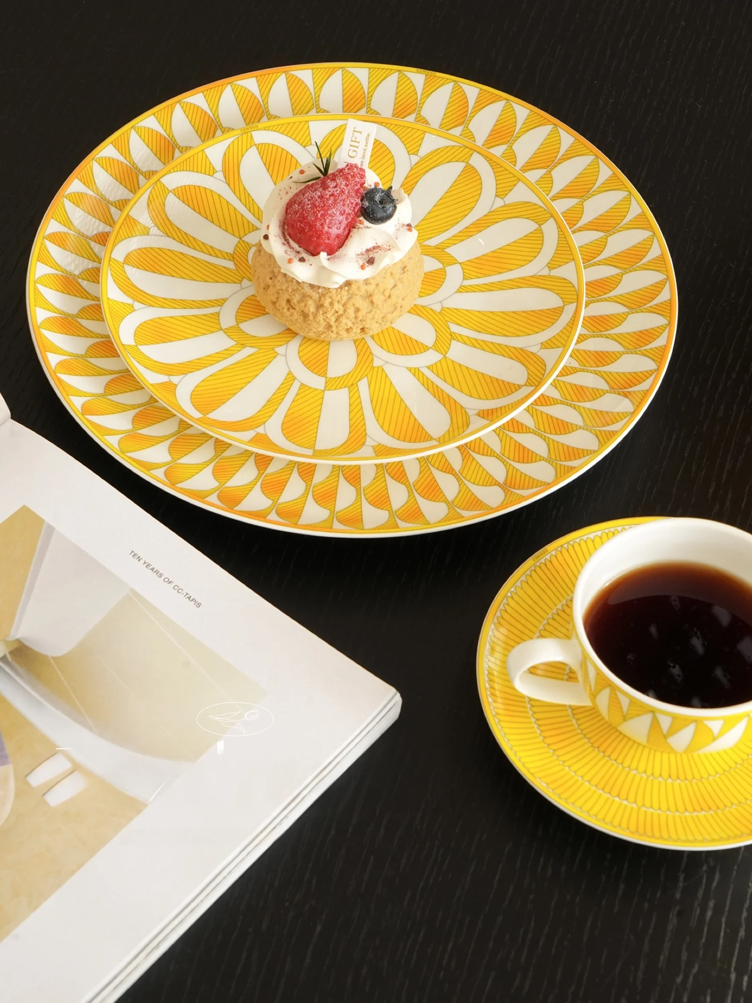 

TEXDR Pierre Lemon Yellow Cerc Dining Set European Luxury Dert Western Plate Ele Dinnerware Diware Kit