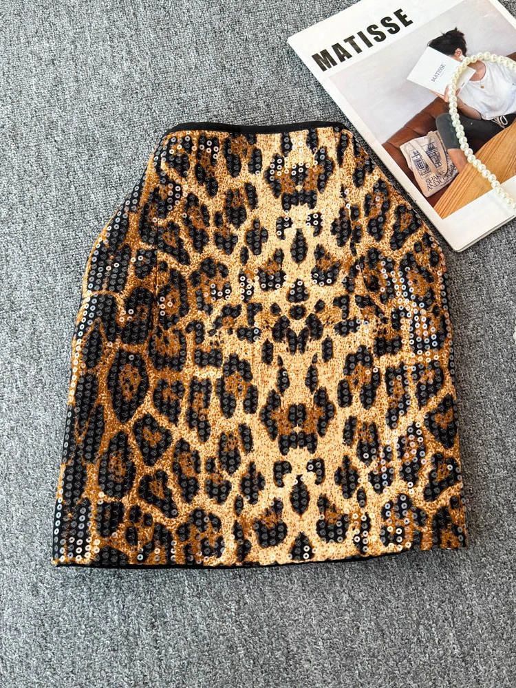 

Fashionable sequined leopard print midi skirt for women autumn 2024 sexy a high waist slimming short skirt with buttocks