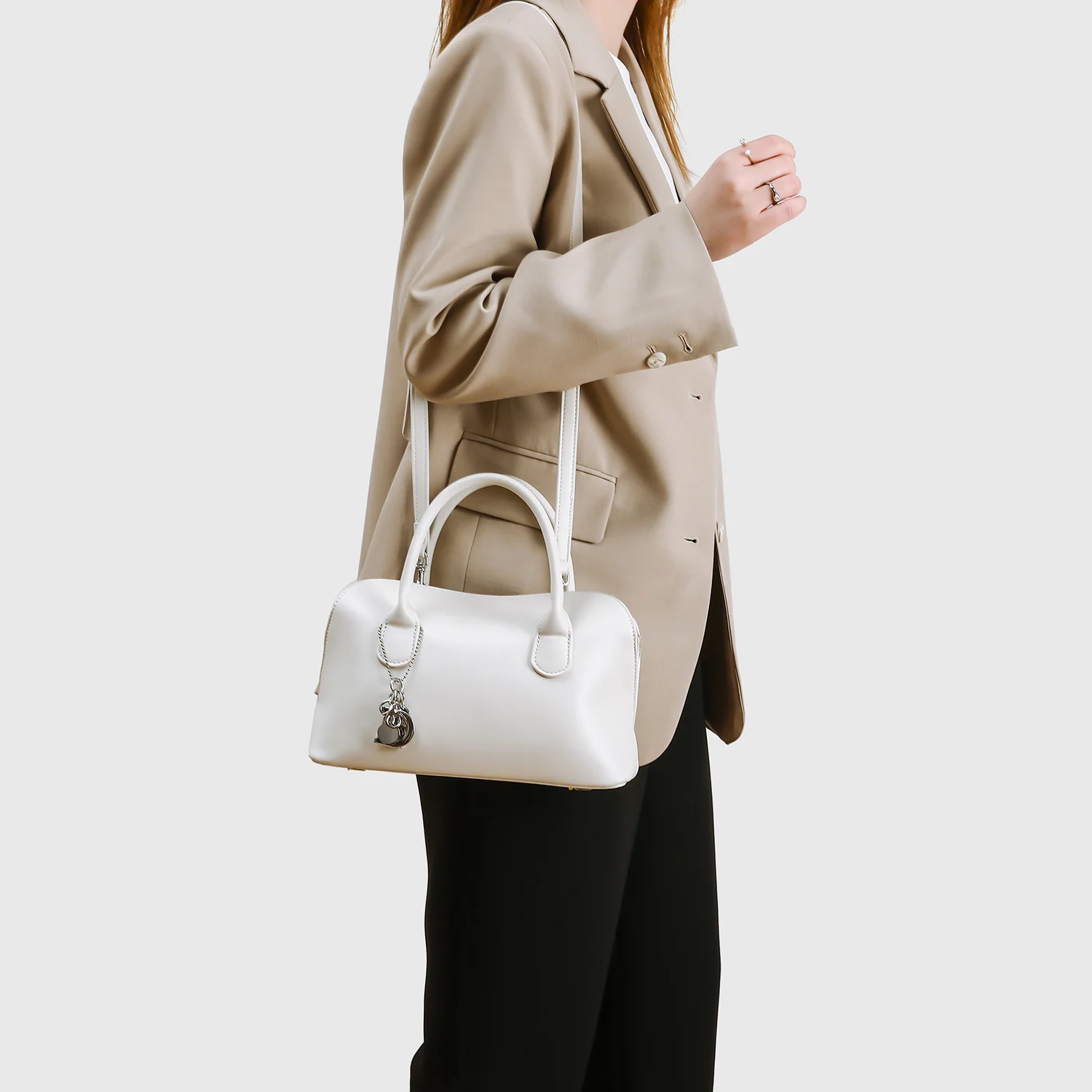 Minimalist Style Small White Handbag, Comes with Cute Charms, Super Versatile for Commuting, Exclusive Boston Small Bag for Petite Individuals, Gentle Milky White Color, Super Easy to Match in Everyday Life