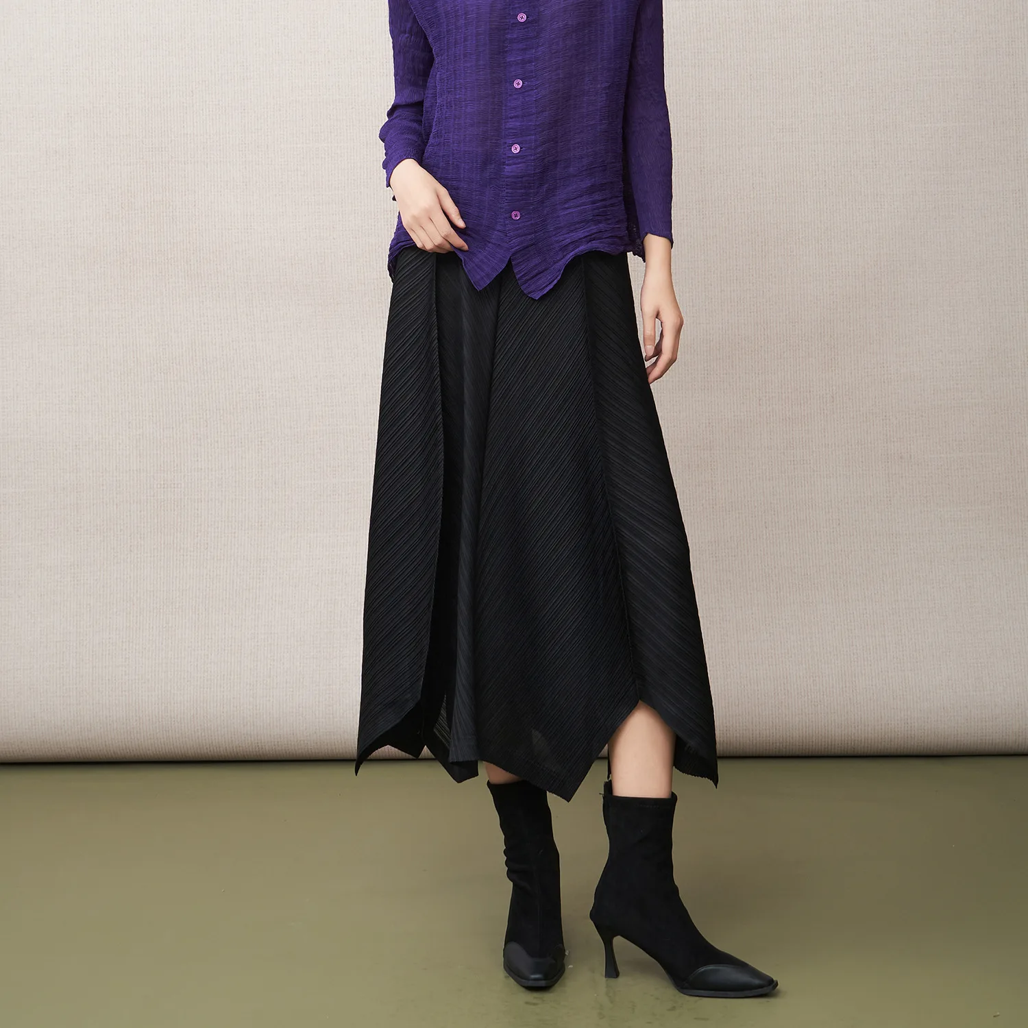 Miyake Pleated 2025 New Irregular Half-body Skirt Women's Mid-length Skirt High-waisted Peplum Skirt Niche Half-skirt Autumn