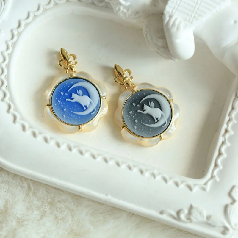 

s925Silver Sterling Silver Inlaid Mother-of-Pearl Series Agate Cameo Moon Cat Pendant Necklace