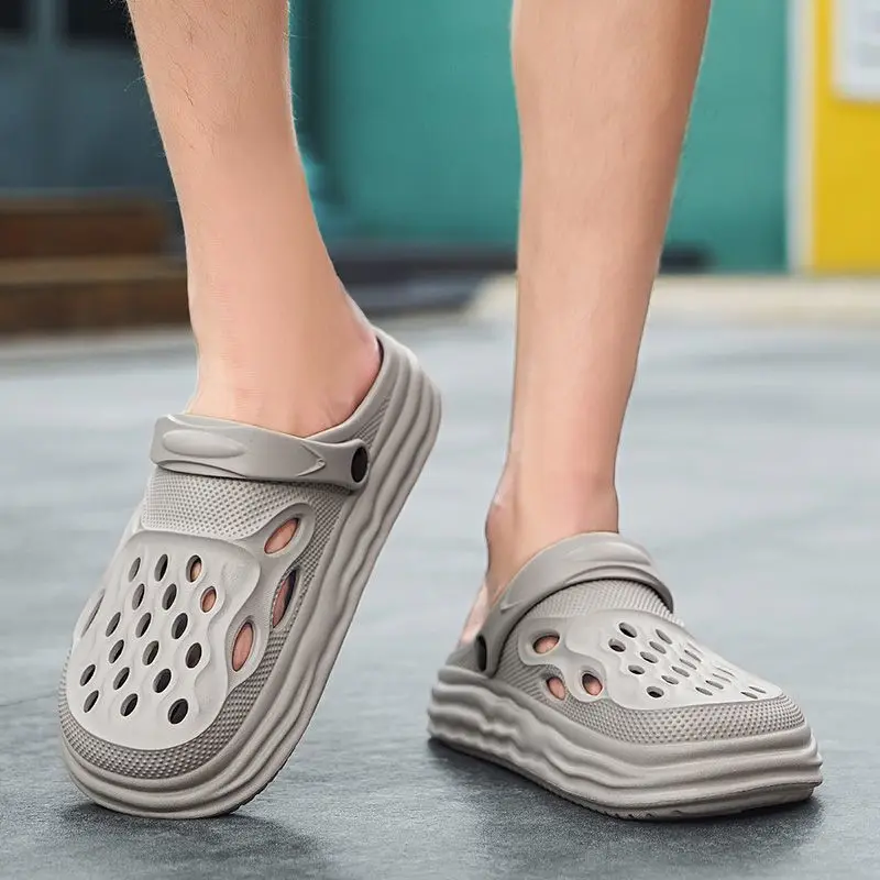 

Мягкие мужские тапочки с отверстиями, пляжные уличные противоскользящие шлепанцы на платформе, удобная дешевая обувь, новая мужская обувь в стиле взрослого 2025 года