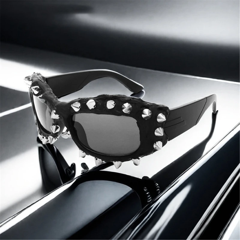 Stylish Spiked Sunglasses for Girls Boys Photo Props Travel Hip Hop Sunglasses Rivets Hip Hop Glasses Girls Boys Shades