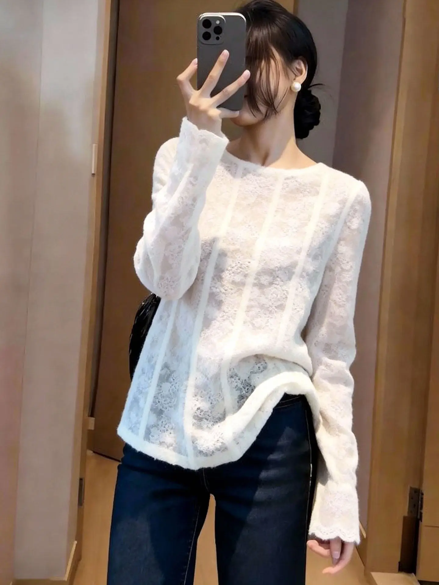 

Fashionable Lace Spring Top round Neck Loose Overhead Skin-friendly Youthful Elegant Popular Long Sleeve T-shirt Korean Style