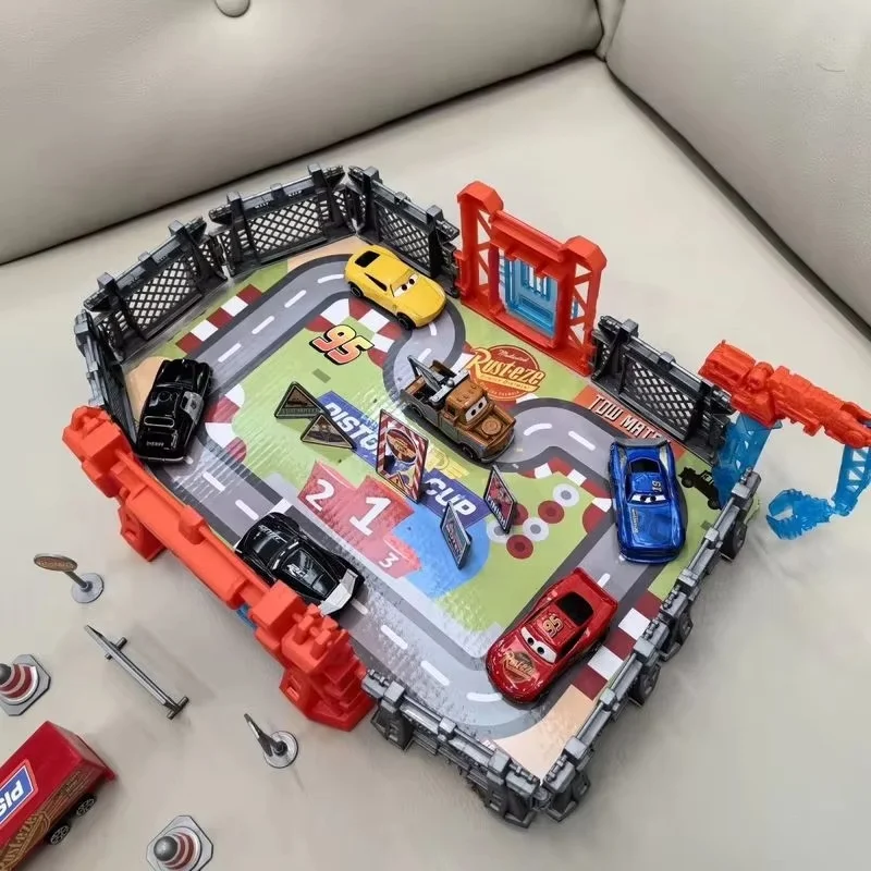 

Набор литых под давлением моделей автомобилей Pixar, серия автомобилей с материалами и Mcqueen, включает 6 мини-автомобилей и гоночных треков, игровой набор сцены, игрушка