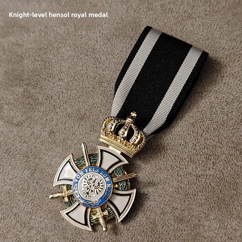 European Knight Grade Royal Brooch Sash Medal Noble Style Commemorative Decorative Badge for Collection