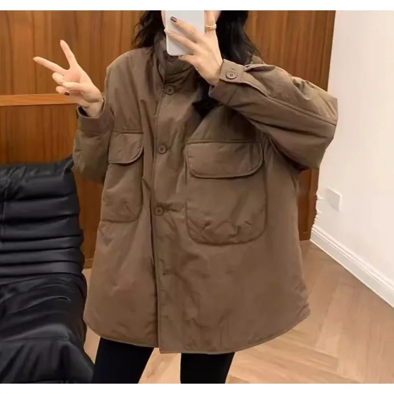 Otoño-Invierno 2025 Chaqueta de plumón informal holgada con aislamiento grueso para uso largo y medio, cálido y cómodo