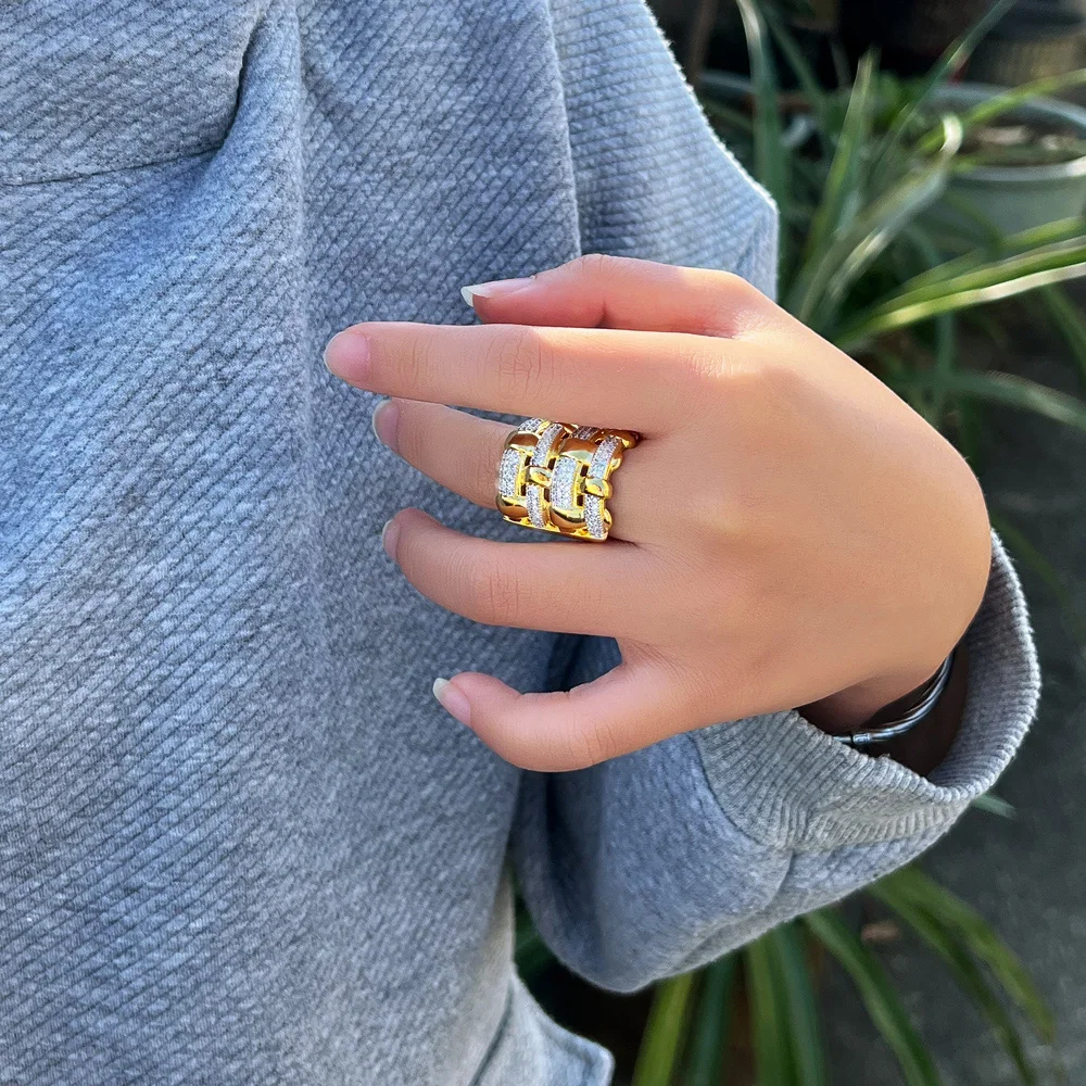 CWWZircons لونين ذهبي فاخر مكتنزة عبر خط مكعب الزركون كبير Forsted خواتم الاصبع للنساء اكسسوارات الحفلات J0252