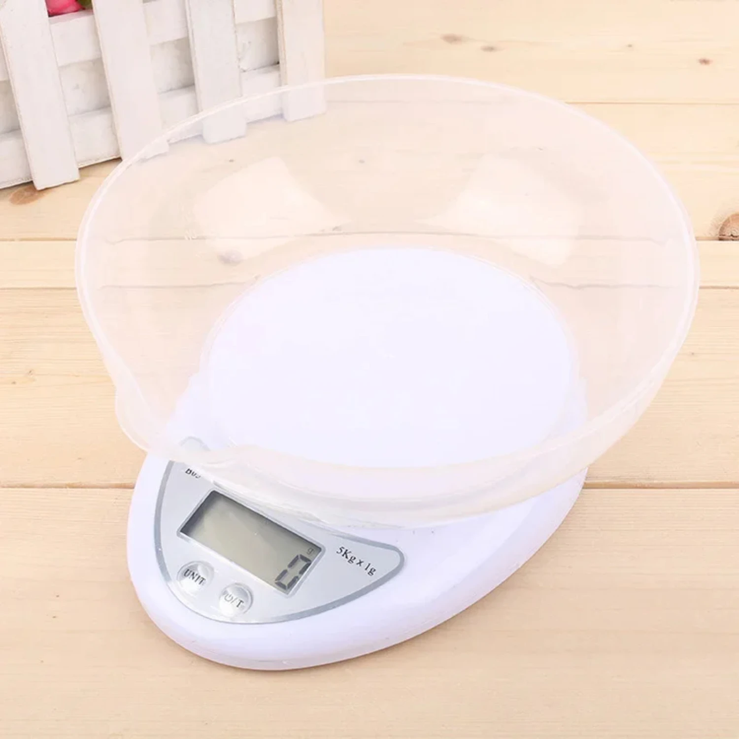 Portable LED Digital Kitchen Scale with Tray - Small and Lightweight 5kg Food Balance for Precise Measuring Weight in Grams - Ha