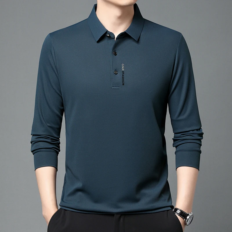 قميص بولو بأكمام طويلة للرجال في خريف وشتاء 2025 مع ياقة مخملية مضافة، قمة رجالية عصرية وغير رسمية