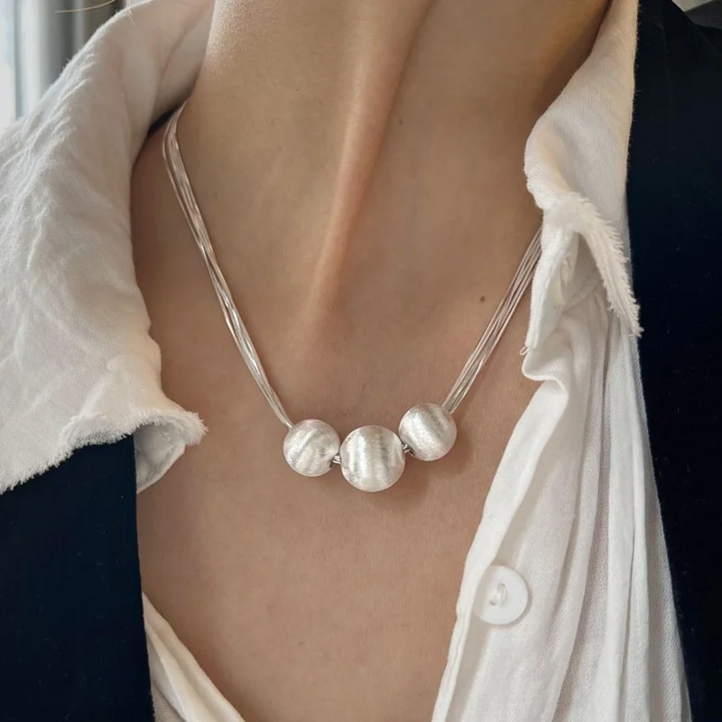 Collana con ciondolo a sfera di perle spazzolate a catena multistrato per le donne accessori per gioielli con catena a clavicola di perle di moda per ragazze regali