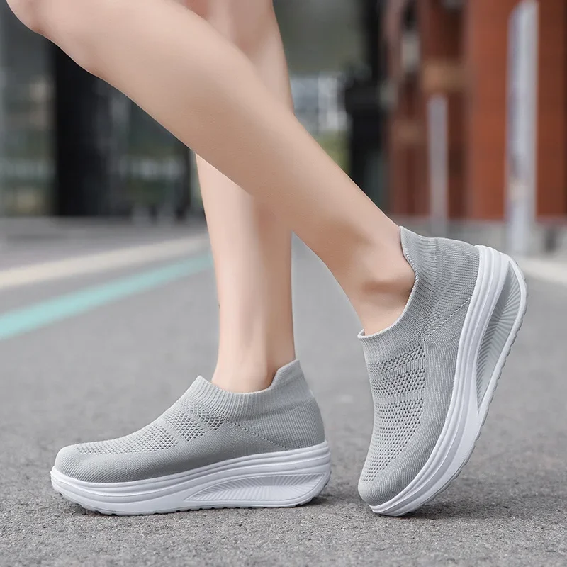 Atmungsaktive Schuhe für Frauen Plus Größe Zapatos De Mujer Frau Turnschuhe Neue Stretch Stoff Runde Kappe Wohnungen Plattform Schuhe Damen