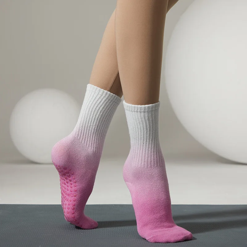 New Cotton Breathable Sweat-absorbing Gradient Color Stocking Non-slip Yoga Socks Mid-tube Dance Ballet Pilates Socks Women