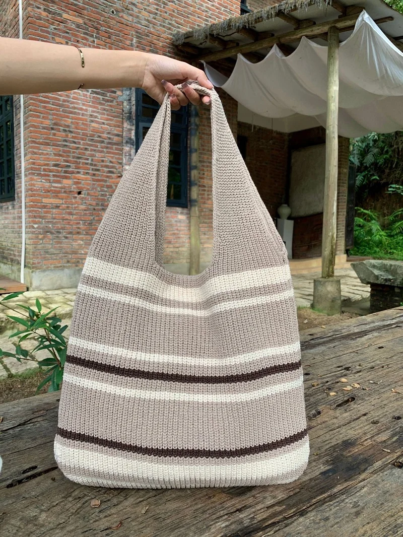 1Pcs New Wide Stripe Handwoven Handbag Women's Mini Knot Wrist Bag Japanese Leisure Colorful Wide Stripe Checkered Handbag