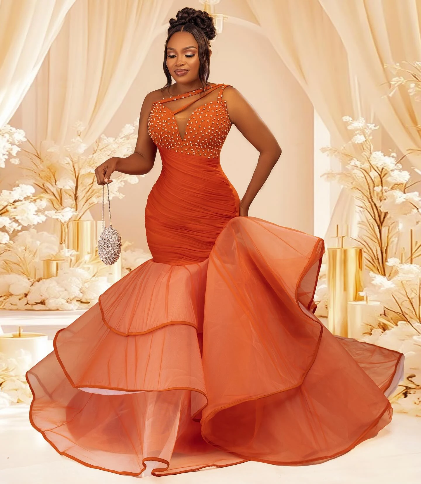 حار! فستان حورية البحر برتقالي للحفلات الراقصة 2025 ترتر مطرز على شكل حرف v ثوب مسائي طويل مع تنورة تول فستان رسمي لحفلات الزفاف