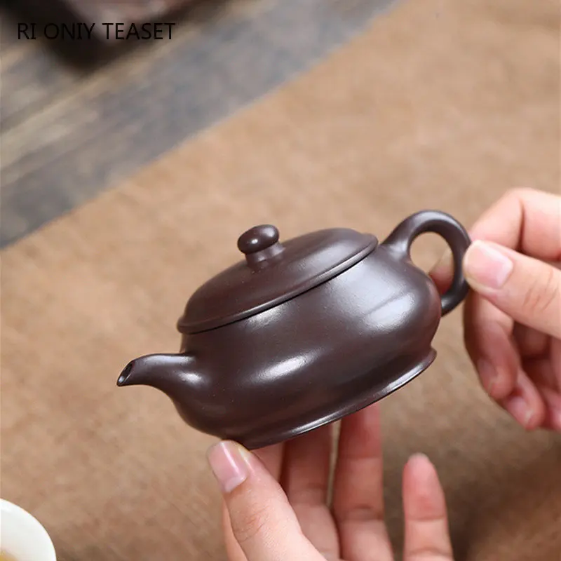 Imagem -02 - Chinês Yixing Autêntico Bules de Argila Roxa Famoso Handmade Grande Calibre Tea Pot Chaleira Beleza Cru Ore Zisha Tea Grupo 130ml