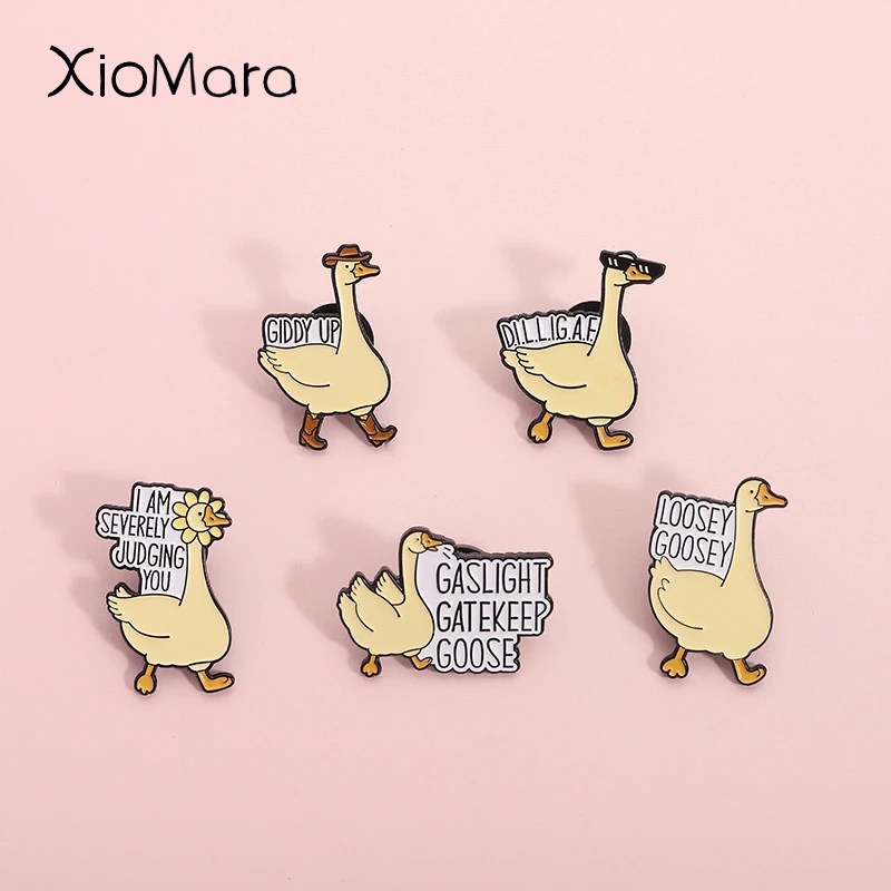 

I'M Severely Judging You Cute Geese Enamel Pin Interesting Cartoon Geese Metal Brooch Loosey Goosey Badge Beloved Jewelry Gift