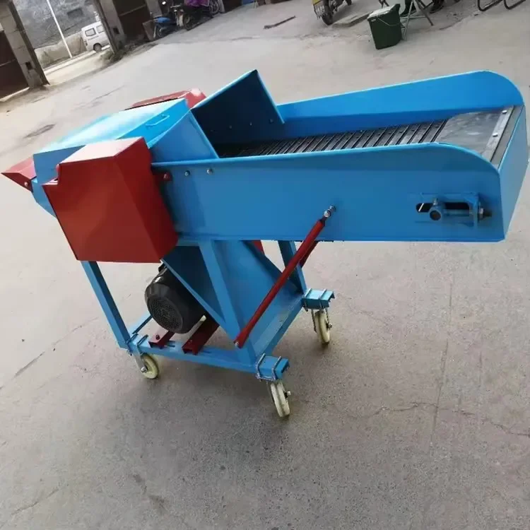 Agricultural use animal feed processing machine corn stalk shredding tractor