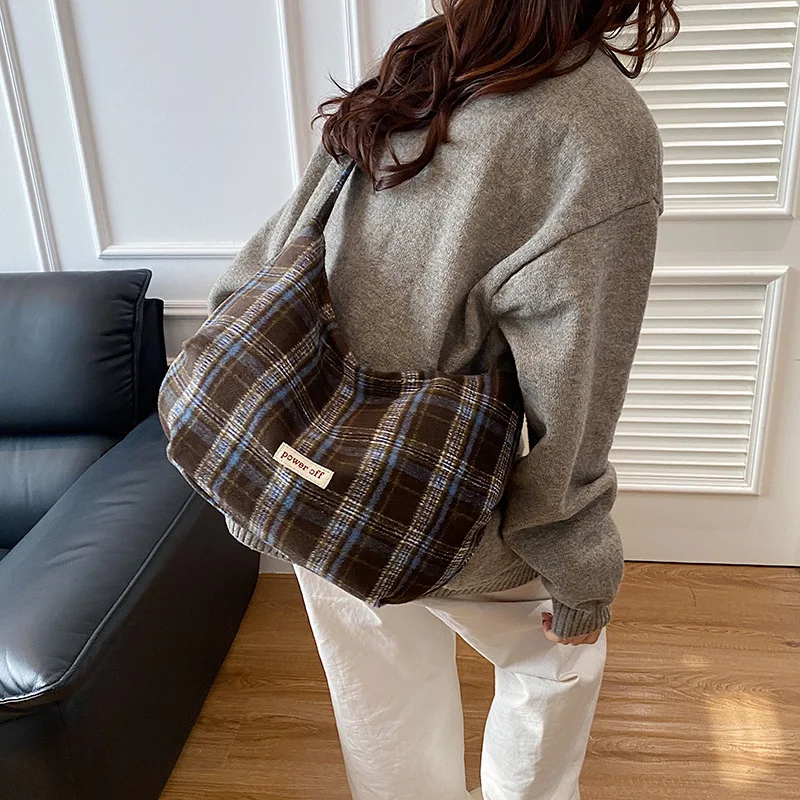 Retro Contrast Color Plaid Women Woolen Crossbody Bags Versatile Ladies Shoulder Underarm Bag Large Capacity Girls Tote Handbag
