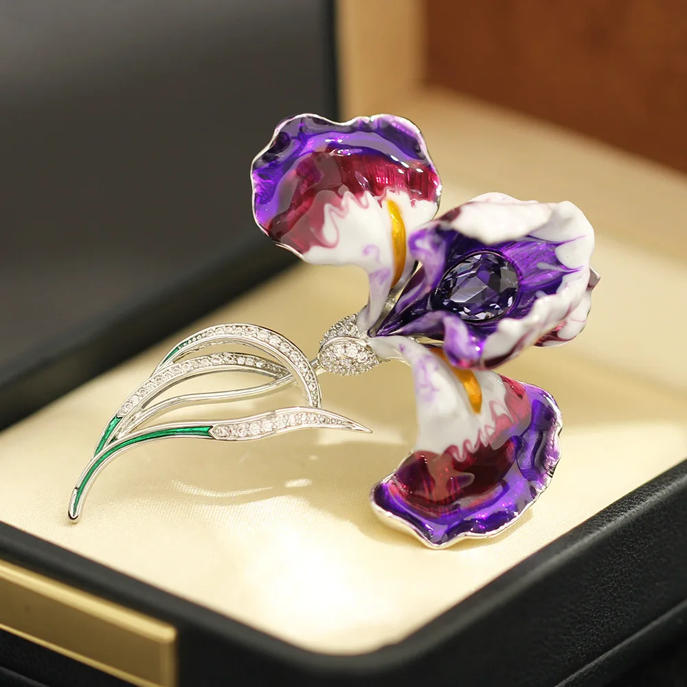 SKEDS French-style Vintage Purple Gradient Petal 3D Iris Brooch Elegant High-end Bouquet Pin Shiny Crystal Corsage for Banquet