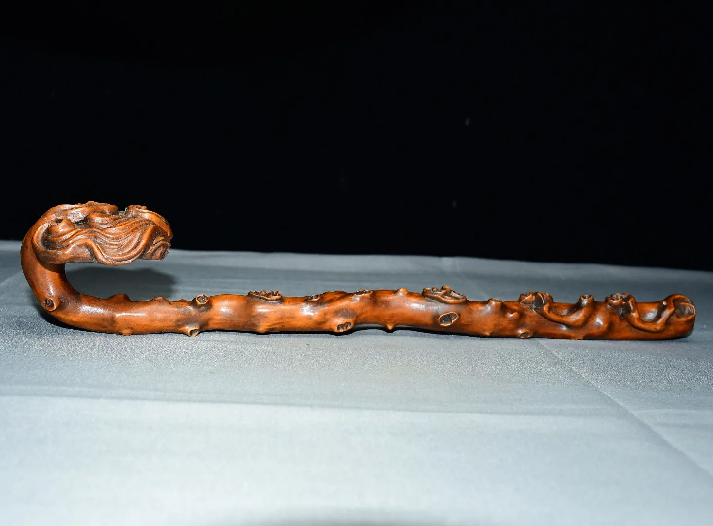 High-quality small-leaved juniper wood wish figurine for home decoration