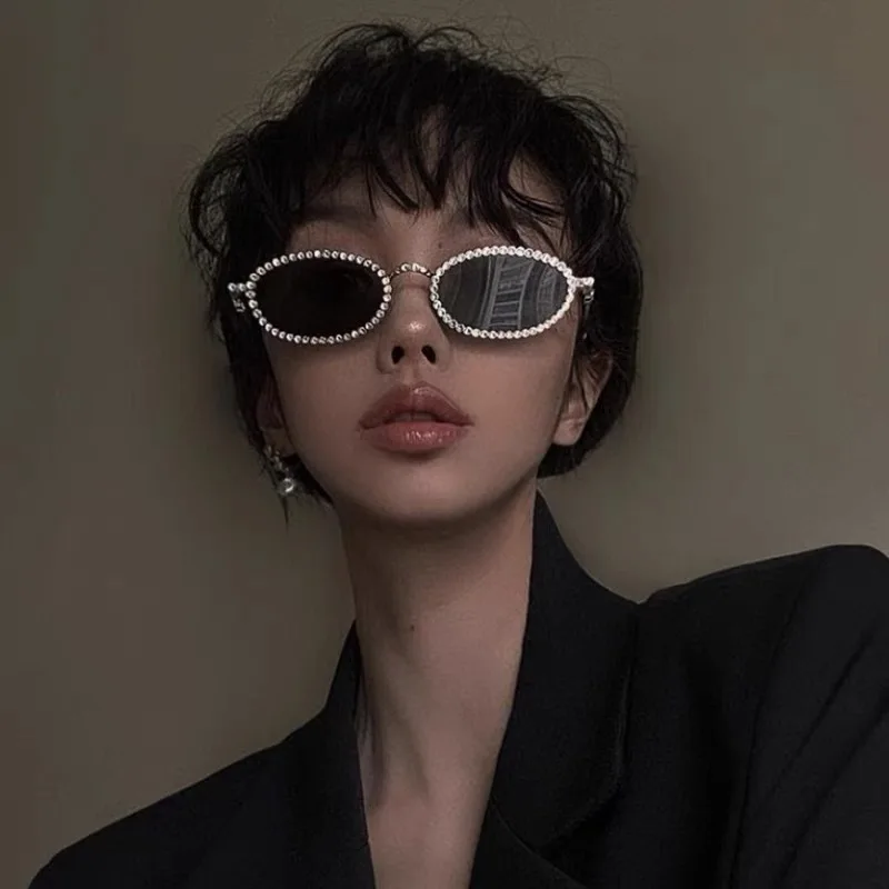 Crystal Stones Decoration Sunglasses for Men Women Oval Shape Designer Sunglasses Fashion Trendy Outdoor Sun Glass
