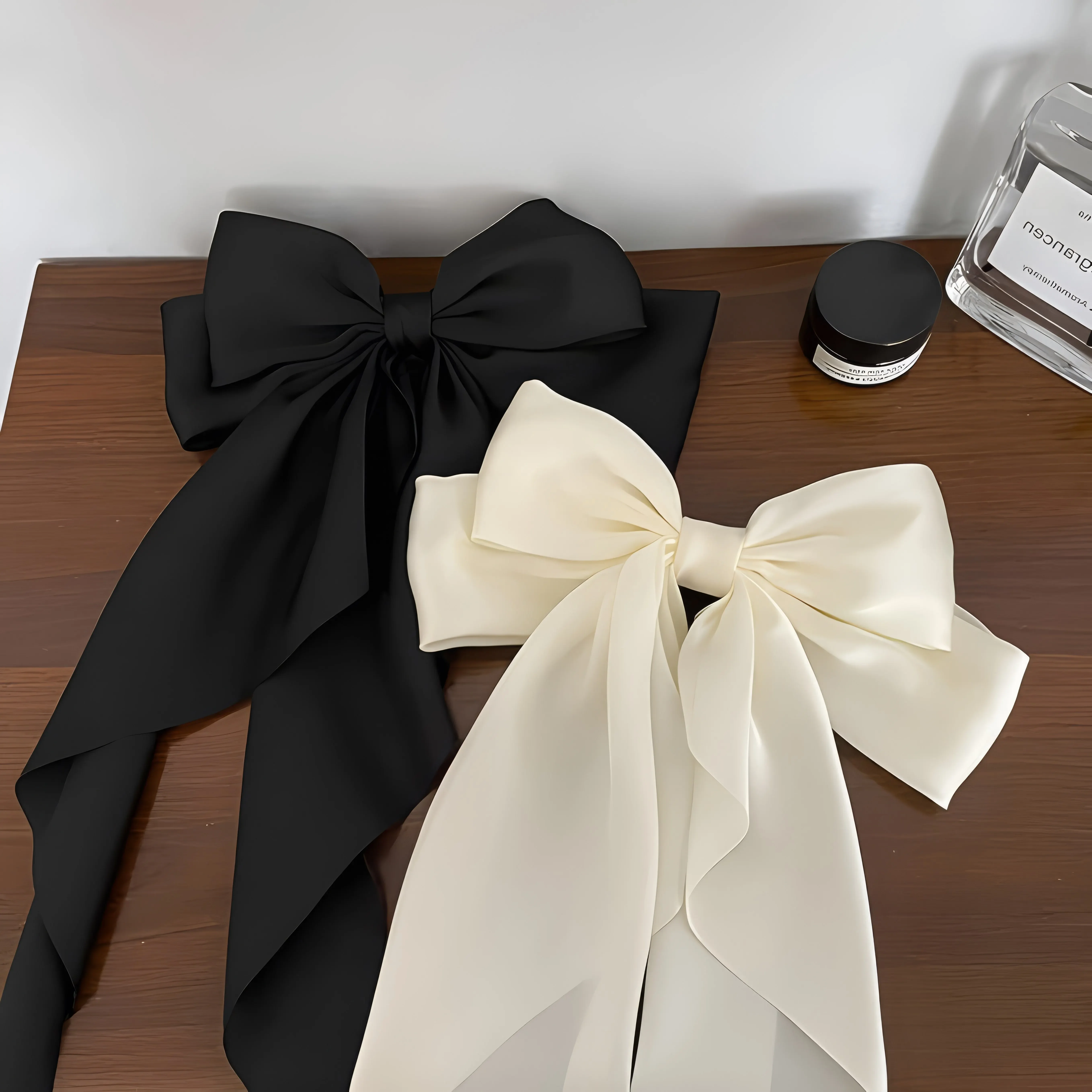 2 solid color ribbon bow hair clips in black and white, elegant bow hair clips suitable for daily and party wear - Detail 1