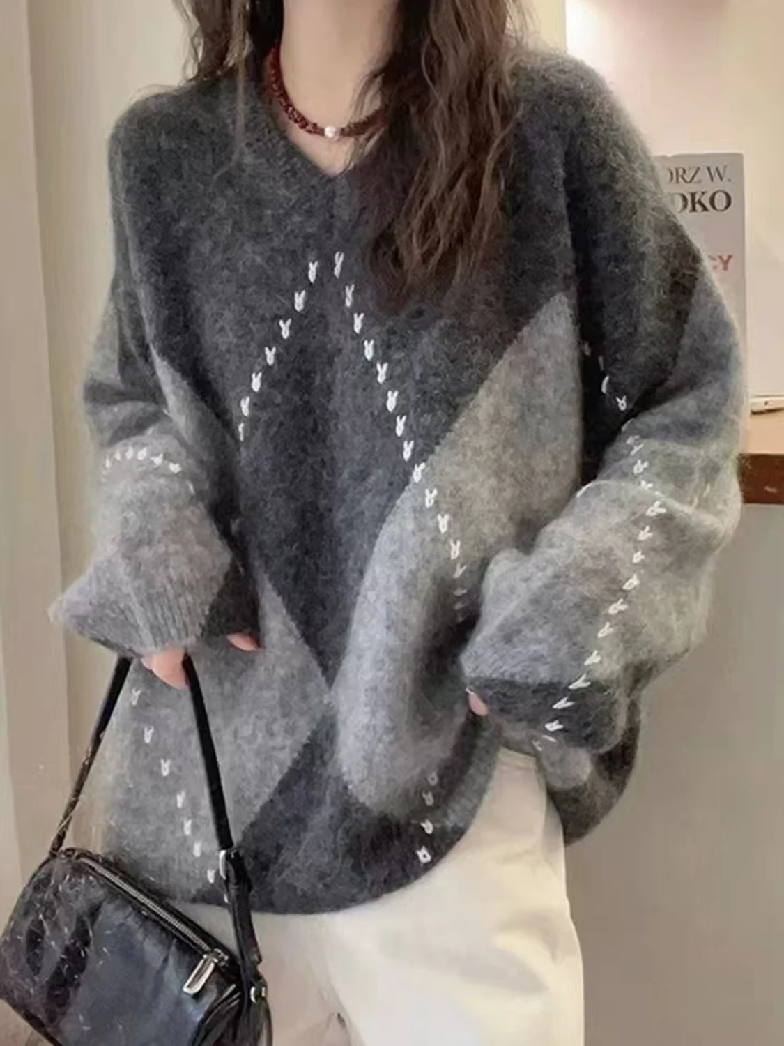 

Ladies' round Ne Knitted Sweater Thiened Loose Fit Overhead Sle Winter New Arrival Faionable Lazy id Design Long Sl...