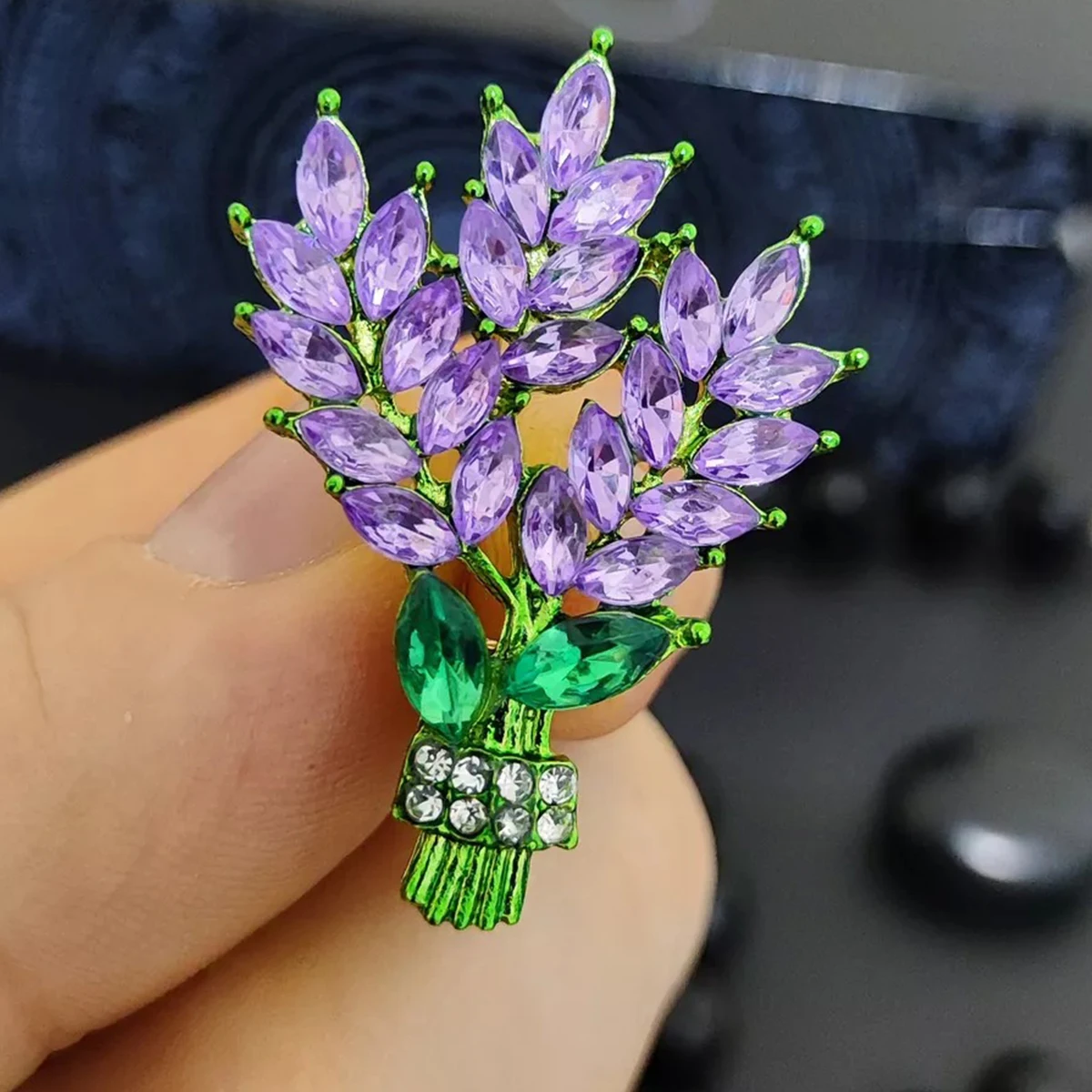 Exquisite Shiny Rhinestone Lavender 2pcs Set Brooches Pearl Pin for Women Unisex Plant Pins Friends New Year Accessories Gifts