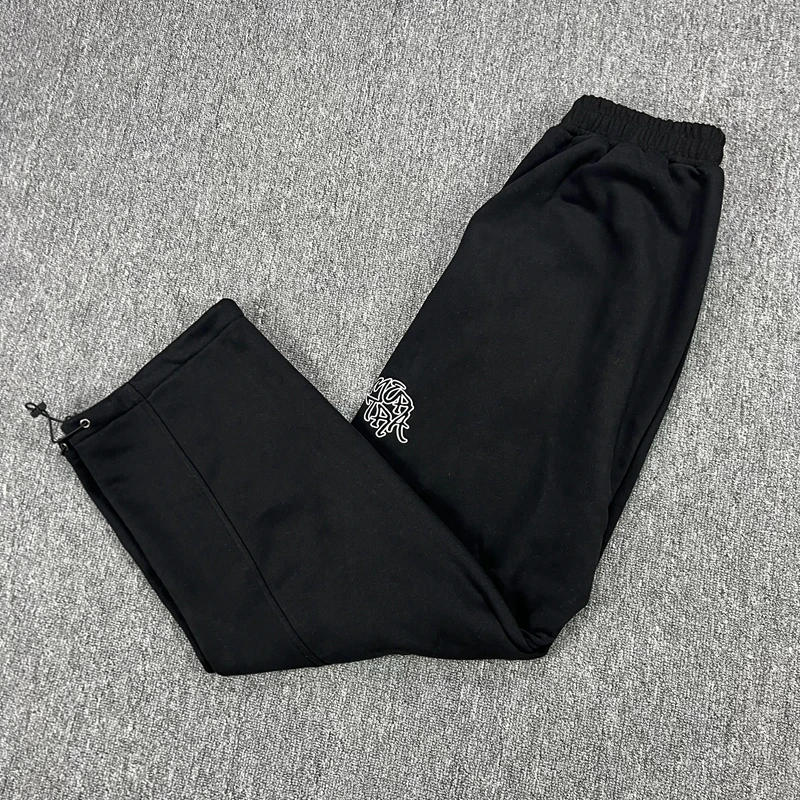 Rote Patchwork-Jogginghose für Herren mit Stickerei, elastischem Bund, gebürstetem Futter, Colorblock-Design, lässige Streetwear-Trainingshose – Detail 4