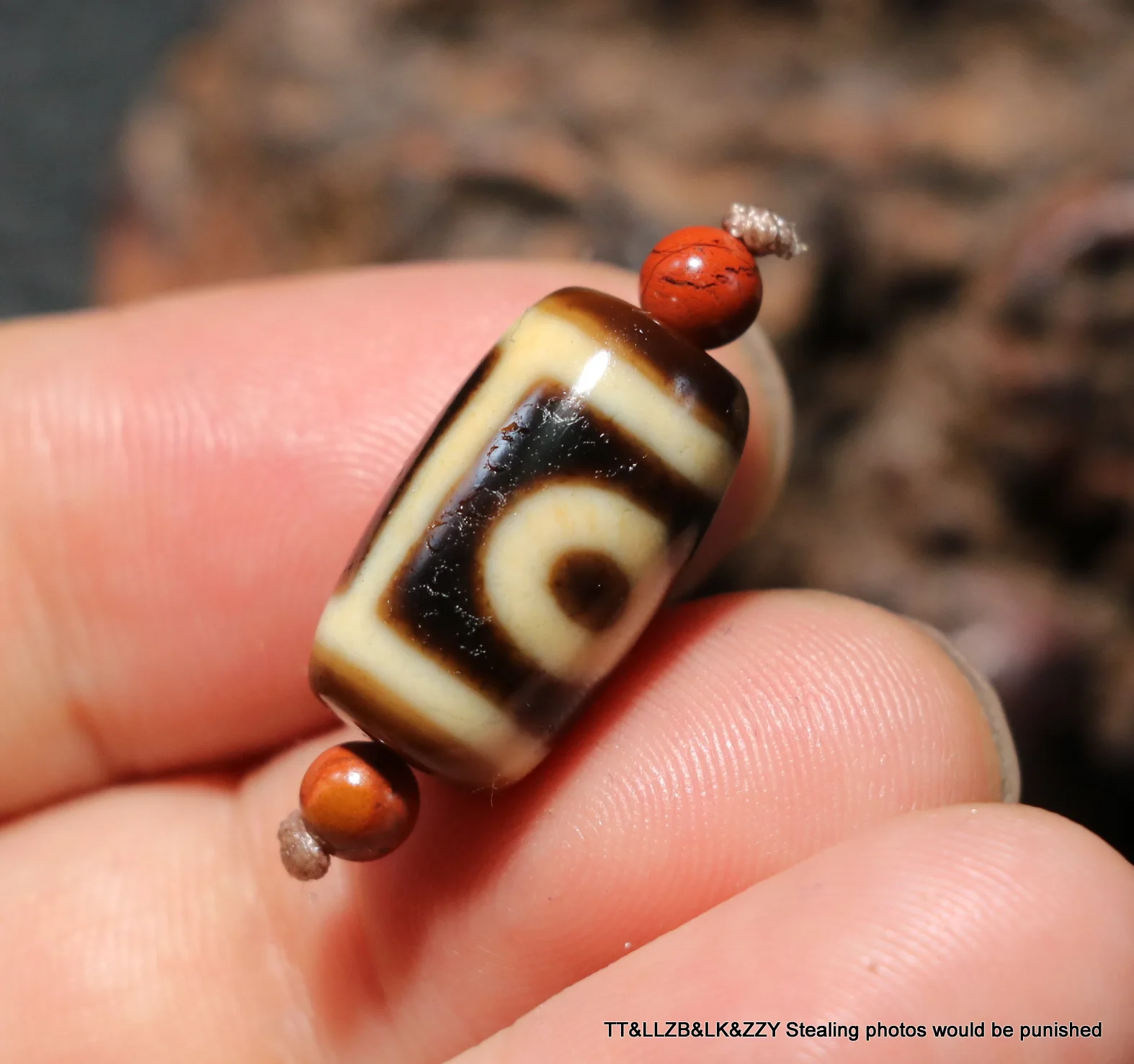 Magic Energy Tibetan Top Old Agate Ivory Color Fold Line 2 Eye Bucket SHape dZi Bead Totem Amulet LKbrother Talisman UPD0623A14