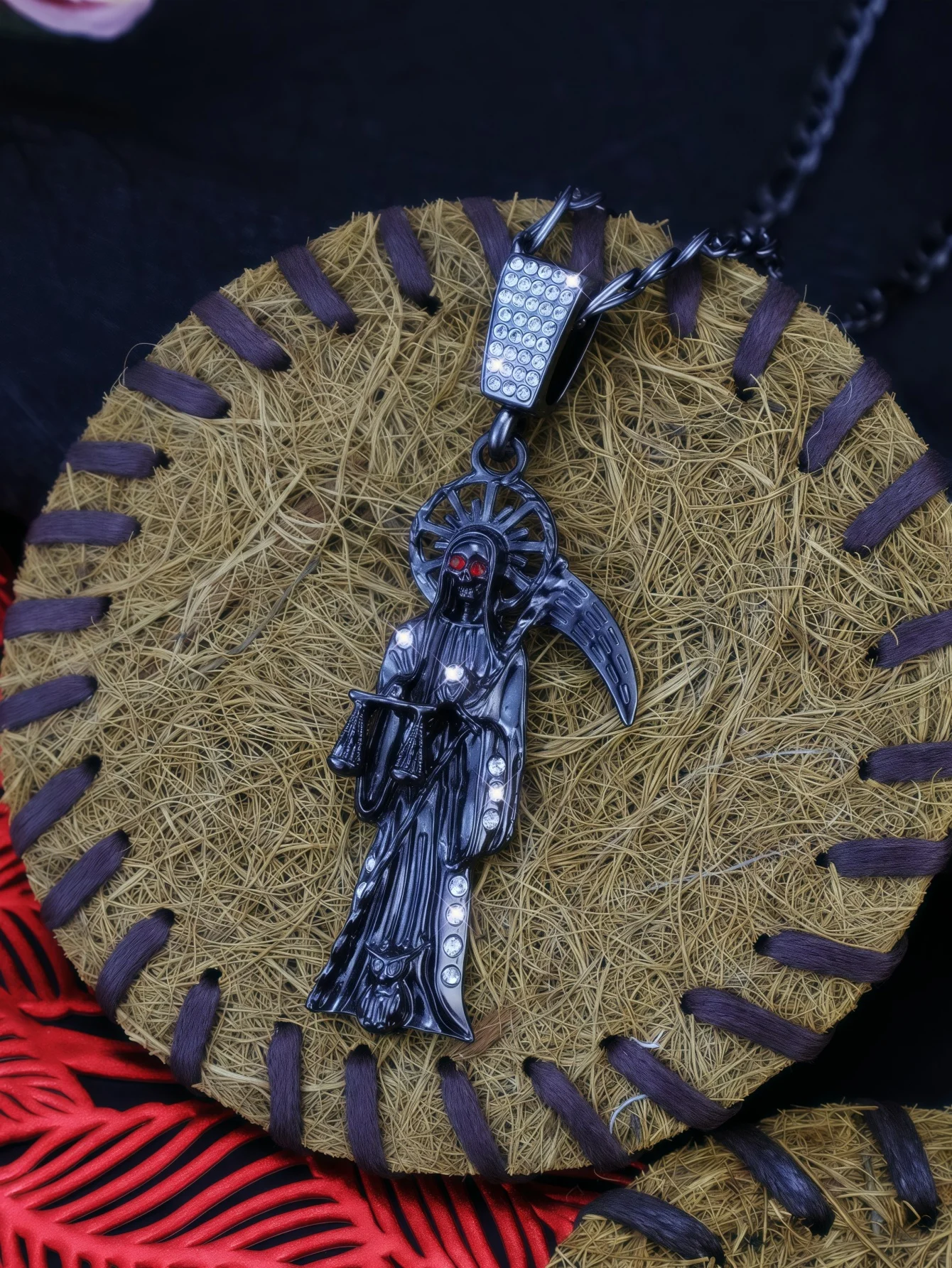 1Pc Santa Muerte Necklace Figaro Chain Santisma Muerte Pendant/Charm St. Jude Men\'s Women\'s Necklace